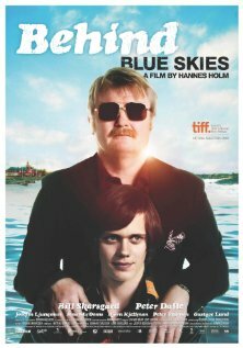 За голубыми небесами (2010) постер